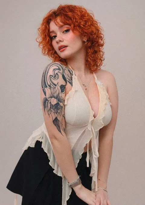 Alicia Ricardo, artista de uñas
